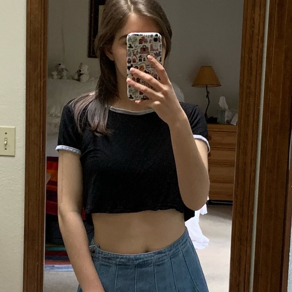 🌸 Ambiance Black Crop Top - Picture 1 of 4